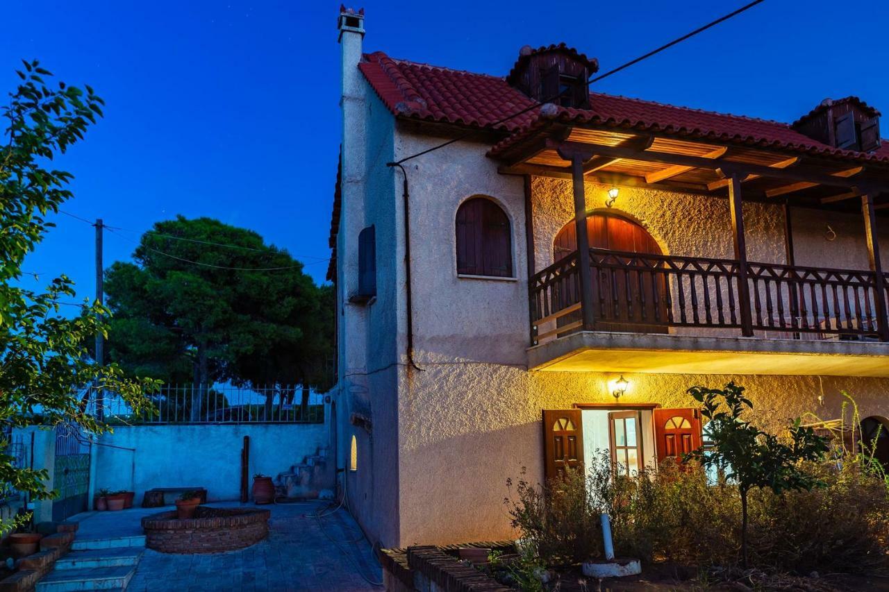 Harmonic Place Loutraki Exterior photo